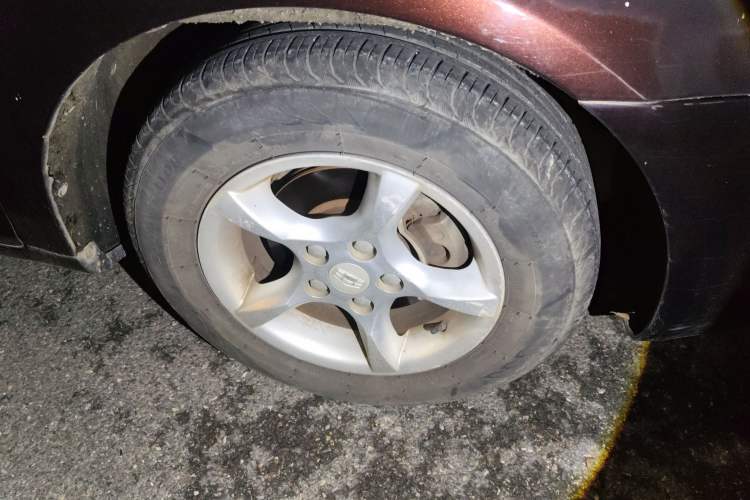 Used Geely Auto Classic Emgrand 2013 Sedan 1.5L Manual Entry-Level Model Right Front Wheel Hub