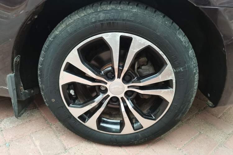 Used Geely Auto Classic Emgrand 2013 Hatchback 1.5L Manual Luxury Model Right Front Wheel Hub