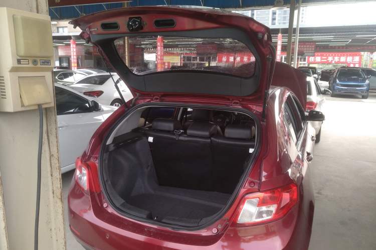 Used Geely Auto Classic Emgrand 2013 Hatchback 1.8L CVT Elite Model Trunk