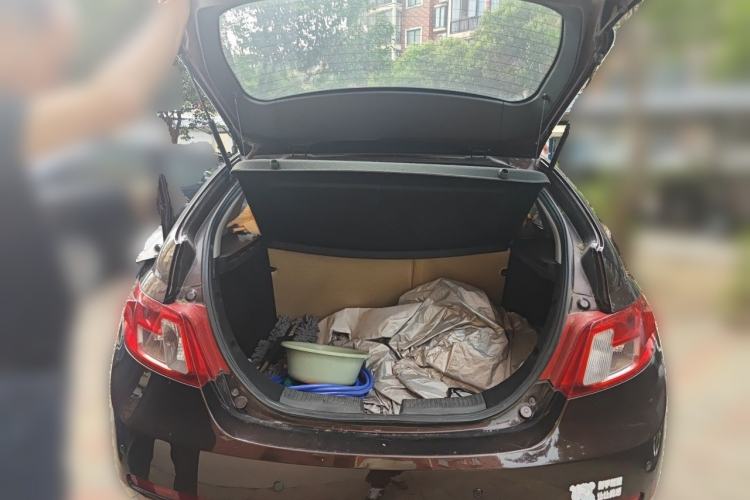Used Geely Auto Classic Emgrand 2013 Hatchback 1.5L Manual Entry-Level Model Trunk