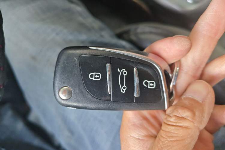 Used Geely Auto Classic Emgrand 2013 Sedan 1.5L Manual Entry-Level Model Vehicle Key