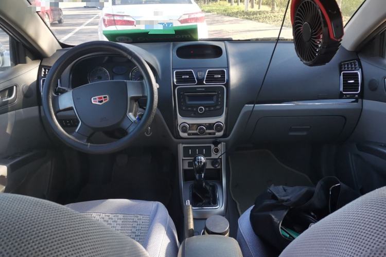 Used Geely Auto Classic Emgrand 2013 Sedan 1.5L Manual Entry-Level Model Center Console