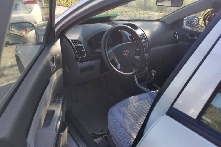 Used Geely Auto Classic Emgrand 2013 Sedan 1.5L Manual Entry-Level Model Driver Seat