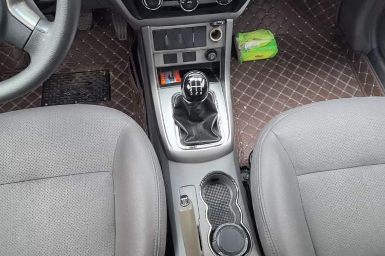 Used Geely Auto Classic Emgrand 2013 Sedan 1.5L Manual Entry-Level Model Gear Lever