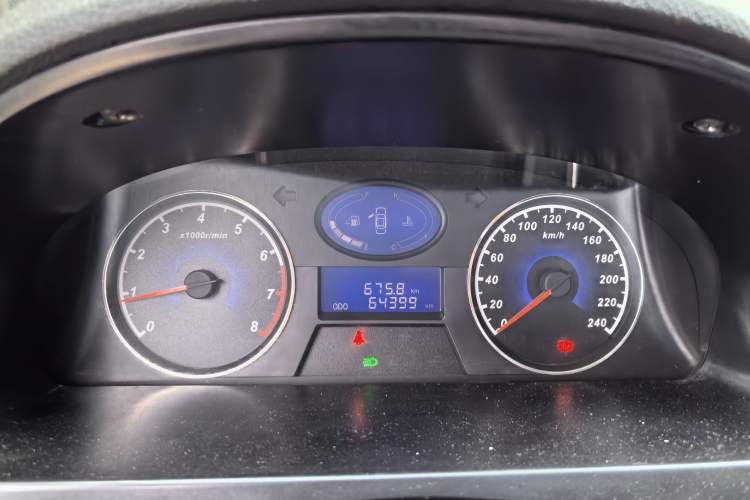 Used Geely Auto Classic Emgrand 2013 Sedan 1.5L Manual Entry-Level Model Instrument Cluster