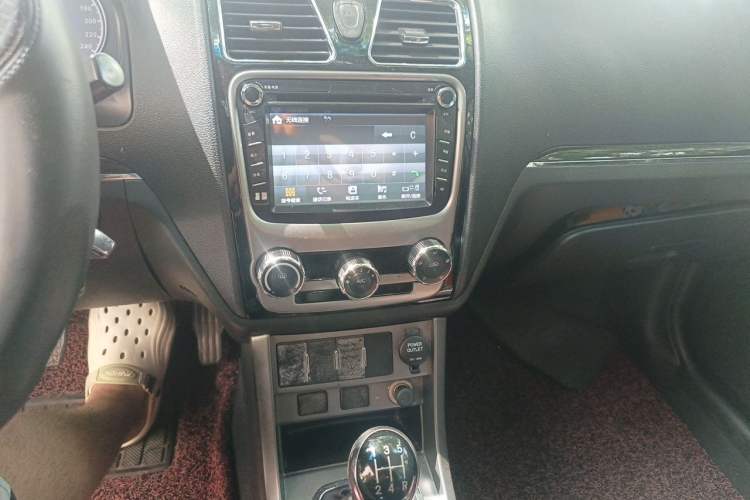 Used Geely Auto Classic Emgrand 2013 Hatchback 1.5L Manual Entry-Level Model Audio And AC Panel