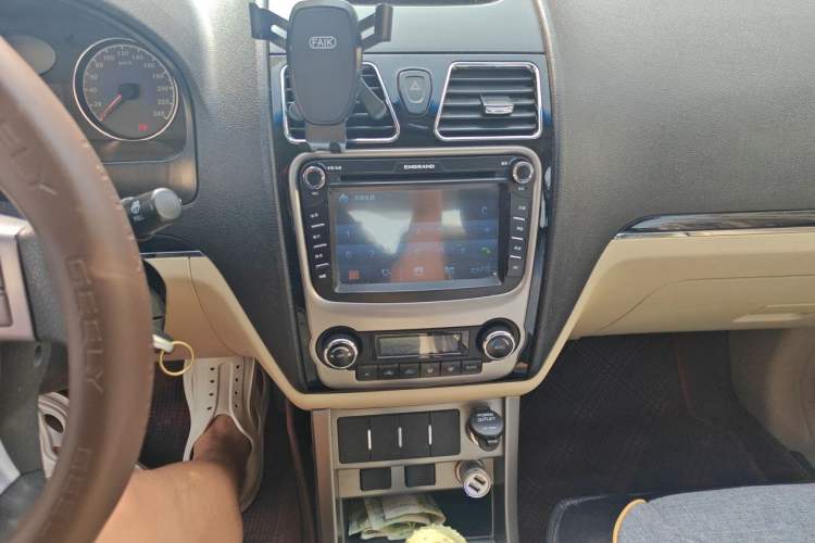 Used Geely Auto Classic Emgrand 2013 Sedan 1.8L Manual Elite Model Audio And AC Panel