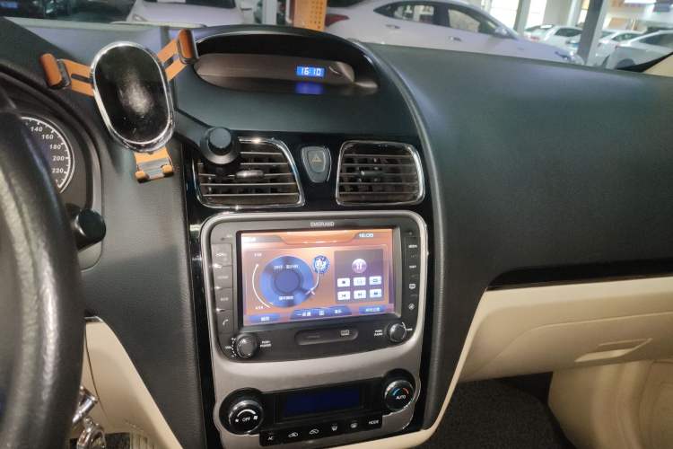 Used Geely Auto Classic Emgrand 2013 Sedan 1.8L CVT Prestige Model Audio And AC Panel