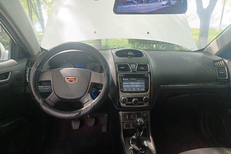 Used Geely Auto Classic Emgrand 2013 Hatchback 1.5L Manual Entry-Level Model Center Console
