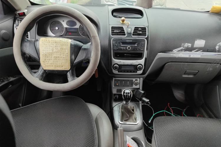 Used Geely Auto Classic Emgrand 2013 Sedan 1.8L Manual Entry-Level CNG Model Center Console