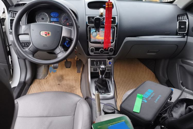 Used Geely Auto Classic Emgrand 2013 Sedan 1.5L Manual Entry-Level Model Center Console
