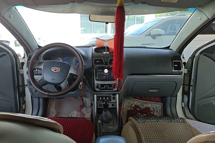 Used Geely Auto Classic Emgrand 2013 Sedan 1.5L Manual Entry-Level Model Center Console