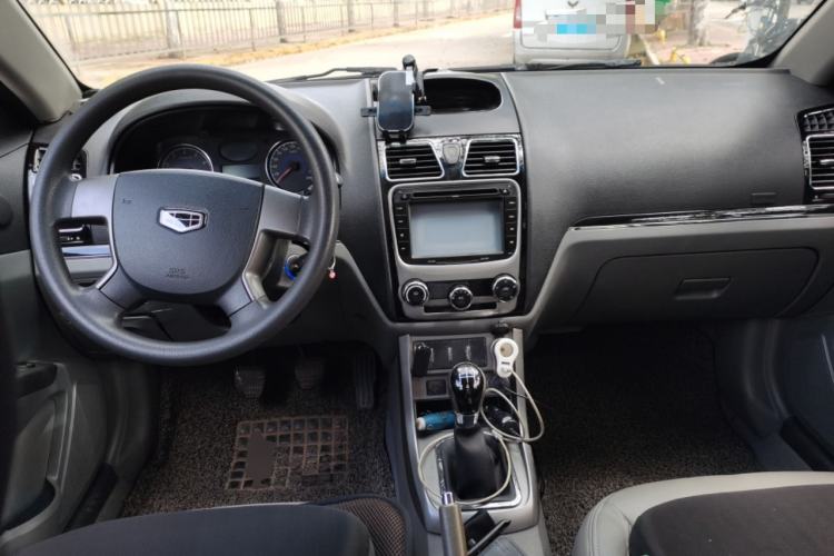 Used Geely Auto Classic Emgrand 2013 Sedan 1.5L Manual Entry-Level Model Center Console