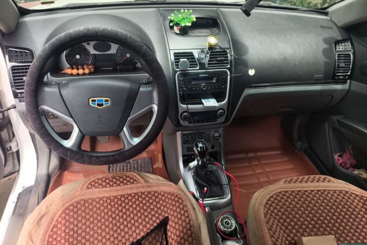 Used Geely Auto Classic Emgrand 2013 Sedan 1.8L Manual Entry-Level CNG Model Center Console