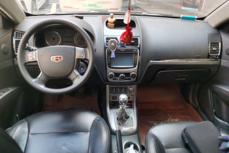 Used Geely Auto Classic Emgrand 2013 Hatchback 1.5L Manual Entry-Level Model Center Console