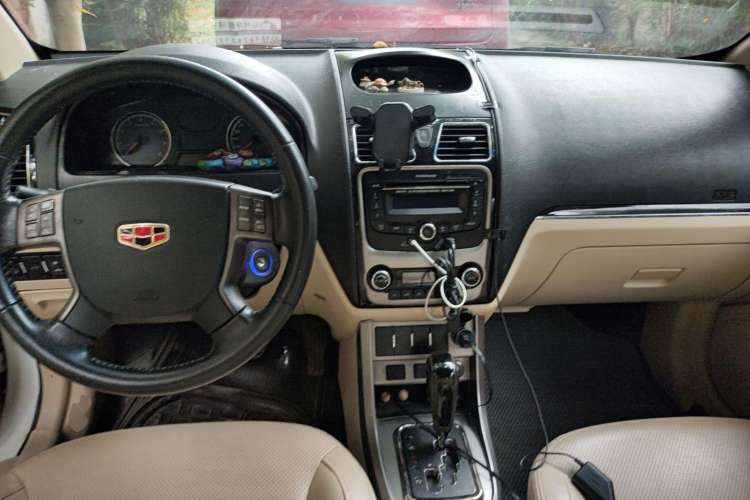 Used Geely Auto Classic Emgrand 2013 Sedan 1.8L CVT Elite Model Center Console