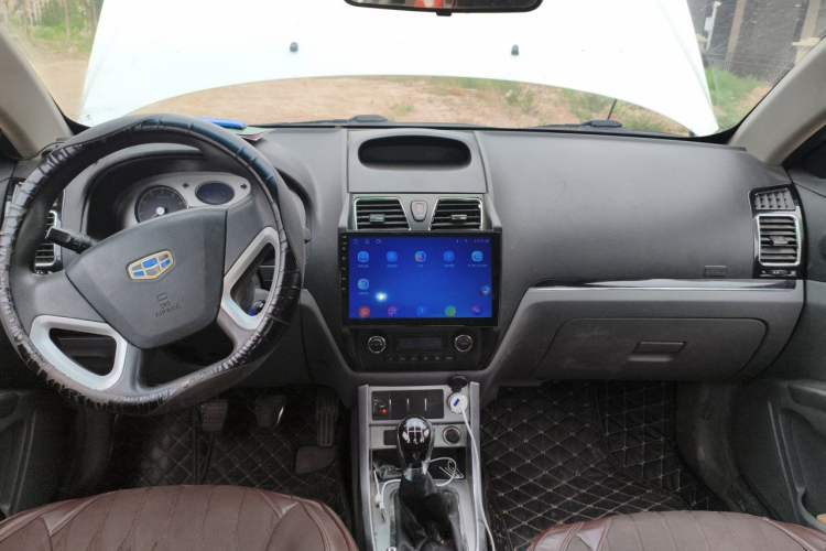 Used Geely Auto Classic Emgrand 2013 Sedan 1.8L Manual Elite Model Center Console