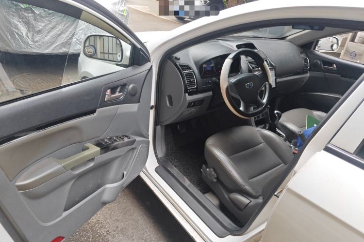 Used Geely Auto Classic Emgrand 2013 Sedan 1.8L Manual Elite CNG Model Driver Seat