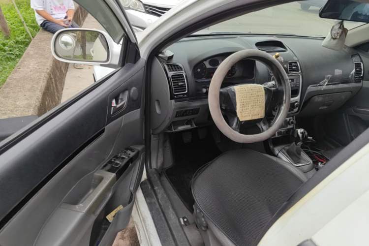 Used Geely Auto Classic Emgrand 2013 Sedan 1.8L Manual Entry-Level CNG Model Driver Seat