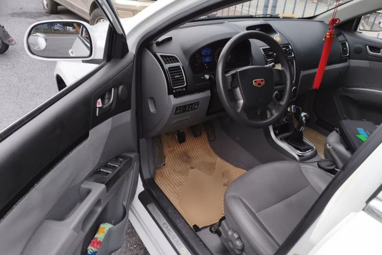Used Geely Auto Classic Emgrand 2013 Sedan 1.5L Manual Entry-Level Model Driver Seat