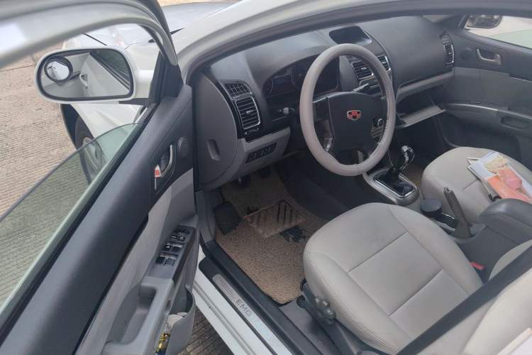 Used Geely Auto Classic Emgrand 2013 Hatchback 1.5L Manual Entry-Level Model Driver Seat