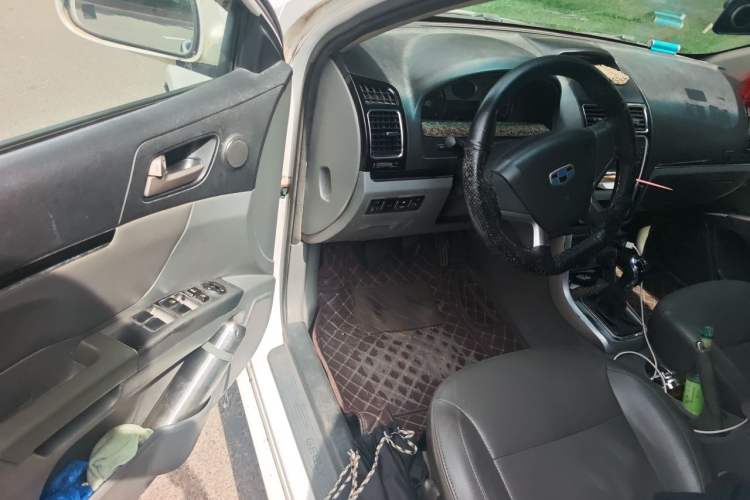 Used Geely Auto Classic Emgrand 2013 Sedan 1.8L Manual Entry-Level CNG Model Driver Seat