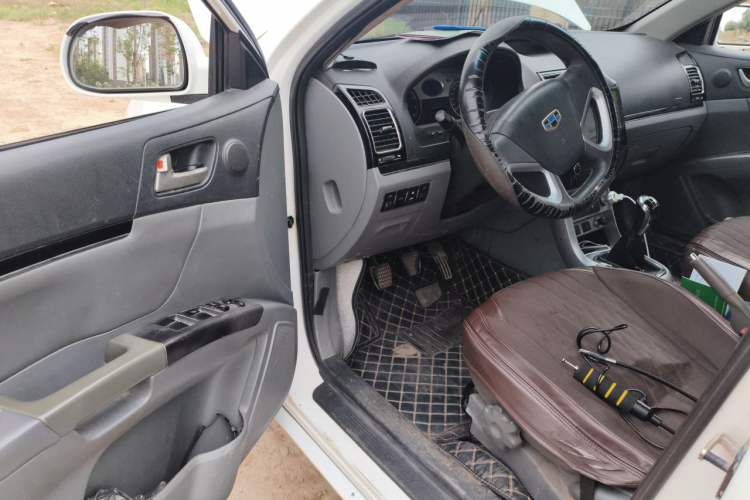 Used Geely Auto Classic Emgrand 2013 Sedan 1.8L Manual Elite Model Driver Seat