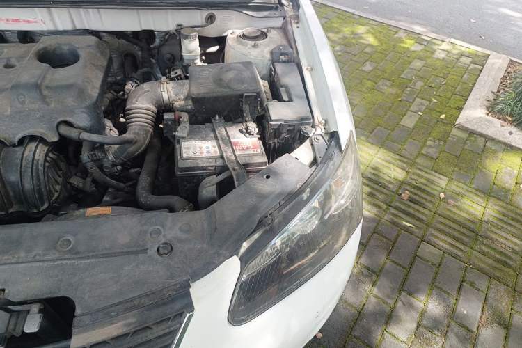 Used Geely Auto Classic Emgrand 2013 Hatchback 1.5L Manual Entry-Level Model Engine Bay Left