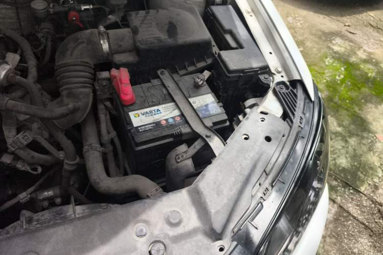 Used Geely Auto Classic Emgrand 2013 Sedan 1.8L Manual Entry-Level CNG Model Engine Bay Left