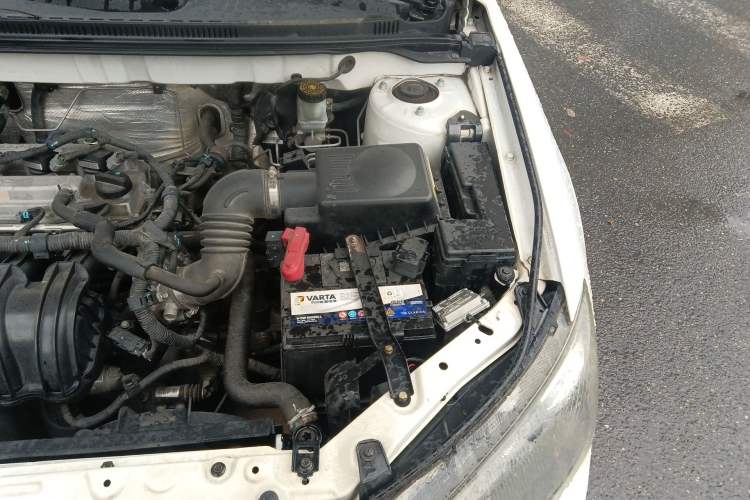 Used Geely Auto Classic Emgrand 2013 Sedan 1.5L Manual Entry-Level Model Engine Bay Left