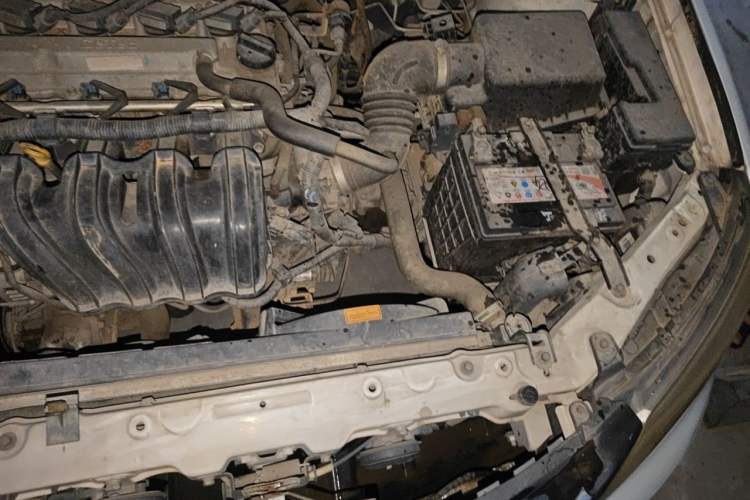 Used Geely Auto Classic Emgrand 2013 Sedan 1.5L Manual Entry-Level Model Engine Bay Left