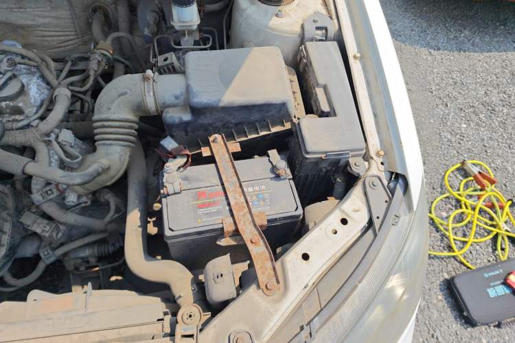 Used Geely Auto Classic Emgrand 2013 Sedan 1.5L Manual Entry-Level Model Engine Bay Left