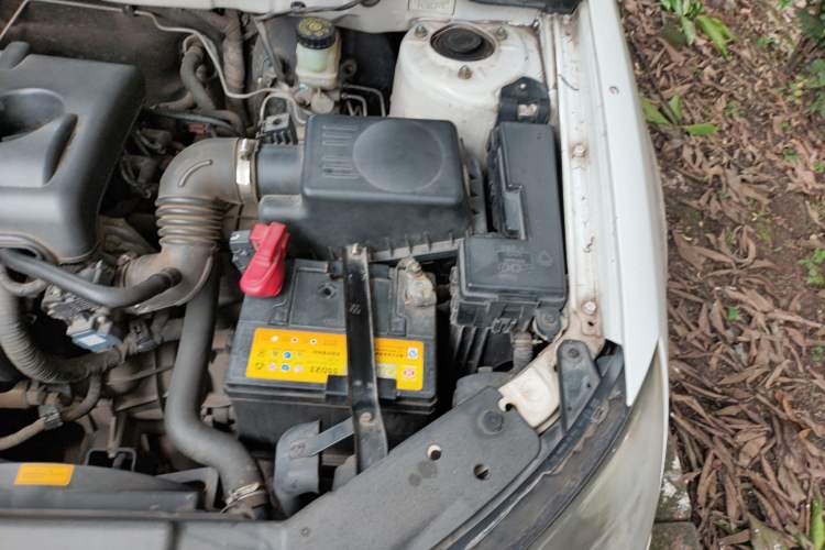 Used Geely Auto Classic Emgrand 2013 Sedan 1.8L CVT Elite Model Engine Bay Left