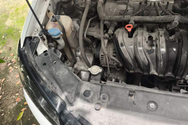 Used Geely Auto Classic Emgrand 2013 Sedan 1.8L Manual Entry-Level CNG Model Engine Bay Right