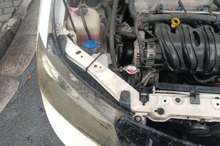 Used Geely Auto Classic Emgrand 2013 Sedan 1.5L Manual Entry-Level Model Engine Bay Right