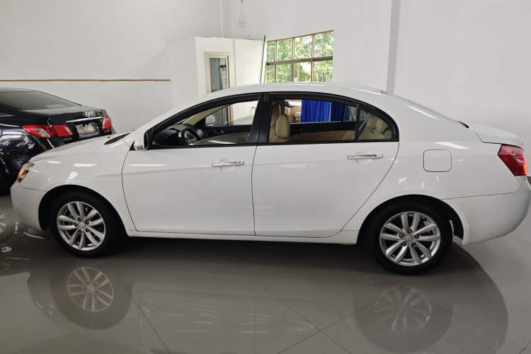 Used Geely Auto Classic Emgrand 2013 Sedan 1.8L CVT Elite Model Exterior 1