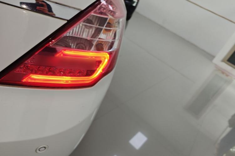 Used Geely Auto Classic Emgrand 2013 Sedan 1.8L CVT Elite Model Exterior 2