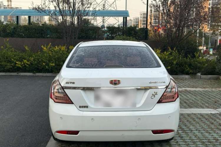 Used Geely Auto Classic Emgrand 2013 Sedan 1.8L Manual Elite Model Exterior 5
