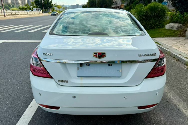 Used Geely Auto Classic Emgrand 2013 Sedan 1.8L CVT Elite Model Exterior 7