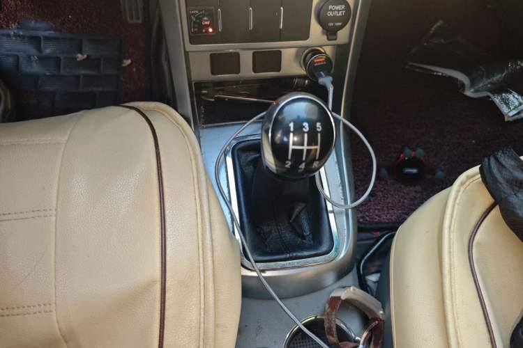 Used Geely Auto Classic Emgrand 2013 Sedan 1.8L Manual Entry-Level CNG Model Gear Lever