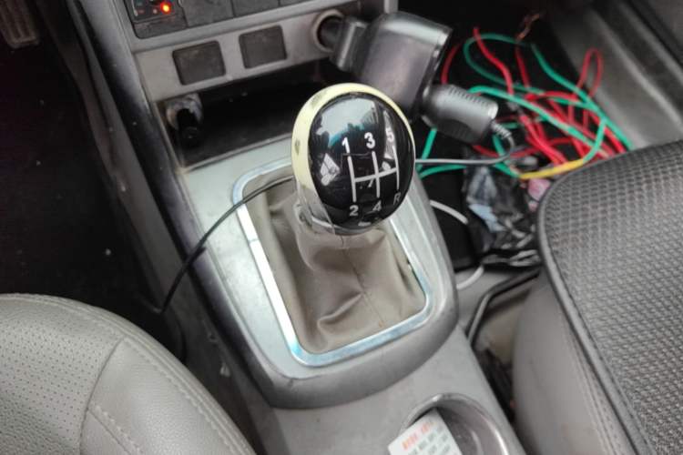 Used Geely Auto Classic Emgrand 2013 Sedan 1.8L Manual Entry-Level CNG Model Gear Lever