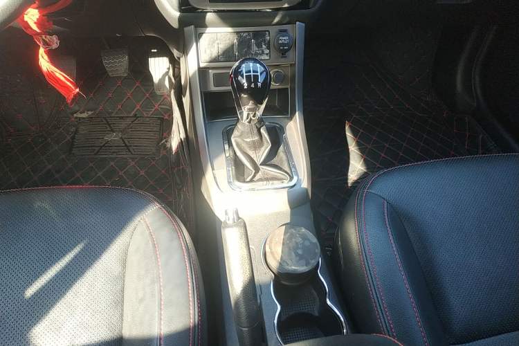 Used Geely Auto Classic Emgrand 2013 Hatchback 1.5L Manual Luxury Model Gear Lever