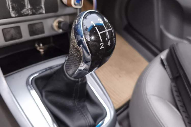 Used Geely Auto Classic Emgrand 2013 Sedan 1.5L Manual Entry-Level Model Gear Lever