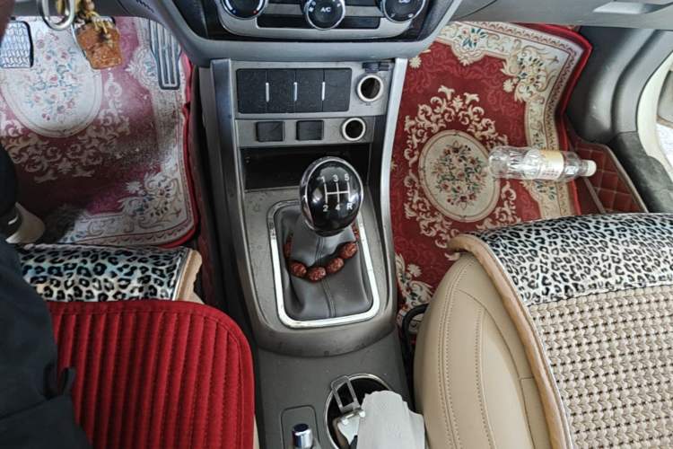 Used Geely Auto Classic Emgrand 2013 Sedan 1.5L Manual Entry-Level Model Gear Lever