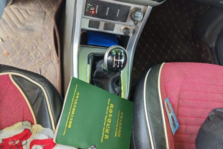 Used Geely Auto Classic Emgrand 2013 Sedan 1.8L CNG Manual Classic Comfort Model Gear Lever