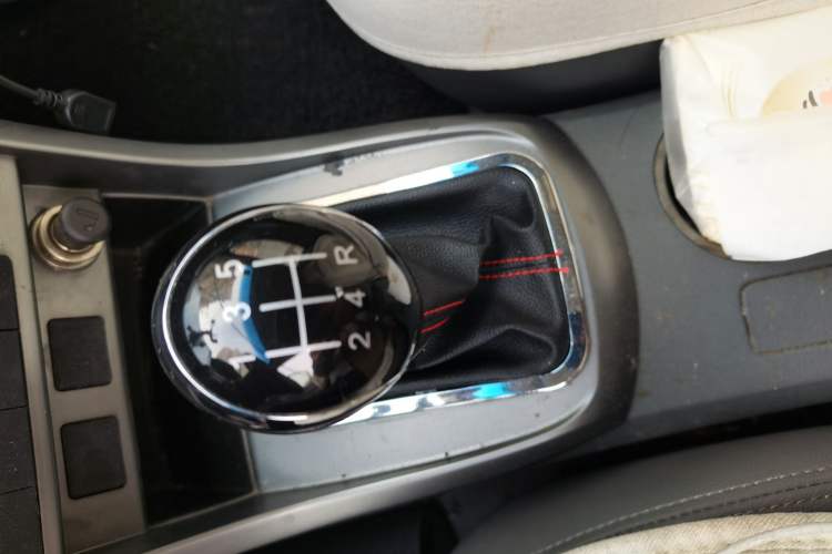 Used Geely Auto Classic Emgrand 2013 Sedan 1.5L Manual Entry-Level Model Gear Lever