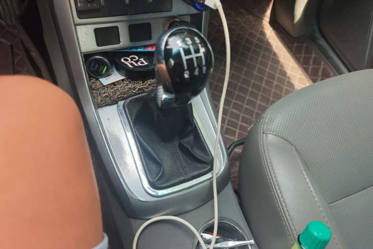 Used Geely Auto Classic Emgrand 2013 Sedan 1.8L Manual Entry-Level CNG Model Gear Lever