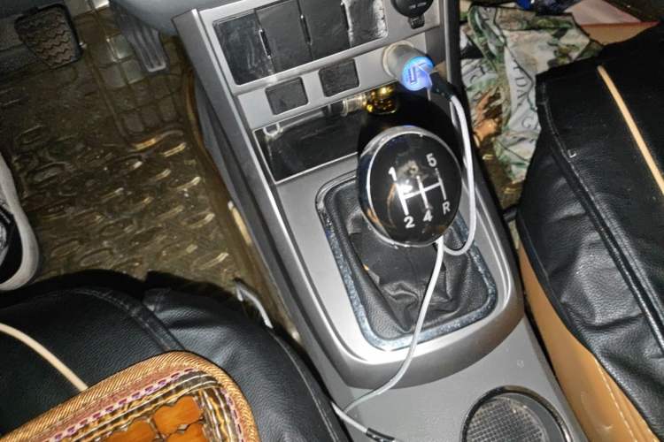 Used Geely Auto Classic Emgrand 2013 Sedan 1.5L Manual Entry-Level Model Gear Lever