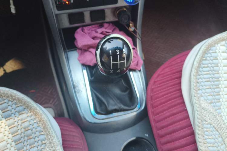 Used Geely Auto Classic Emgrand 2013 Sedan 1.8L Manual Elite Model Gear Lever