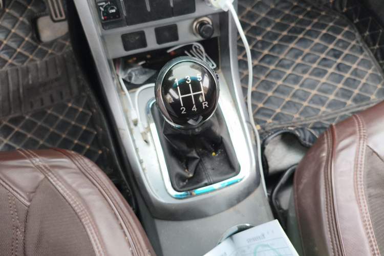 Used Geely Auto Classic Emgrand 2013 Sedan 1.8L Manual Elite Model Gear Lever